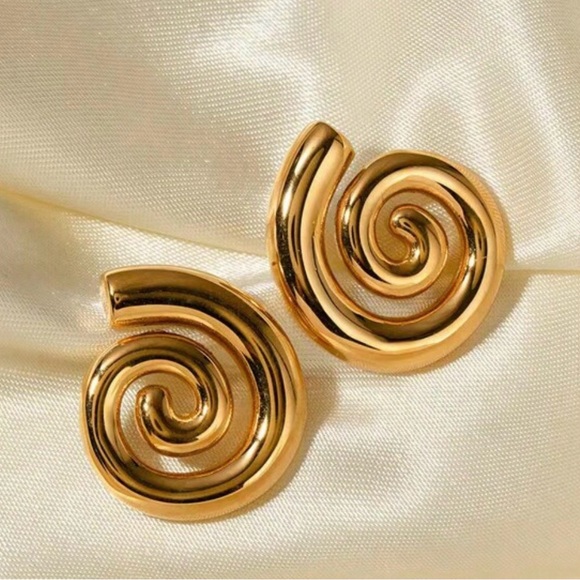 eelevennine Jewelry - Gold Statement Earrings